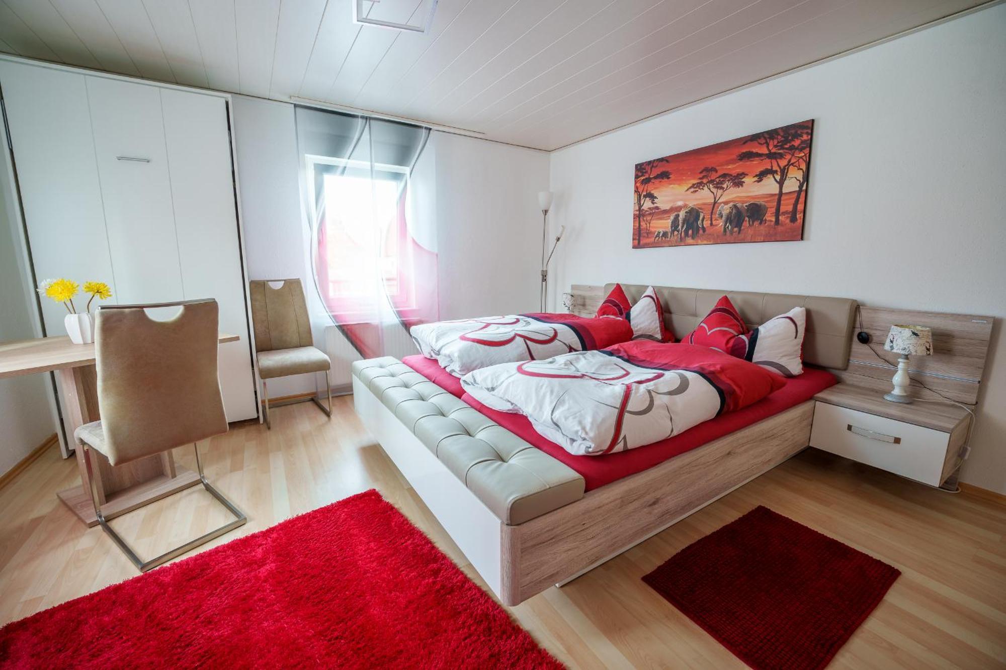 Wilhelm Appartements 100Qm Im Zentrum Brackenheim Naehe Tripsdrill エクステリア 写真