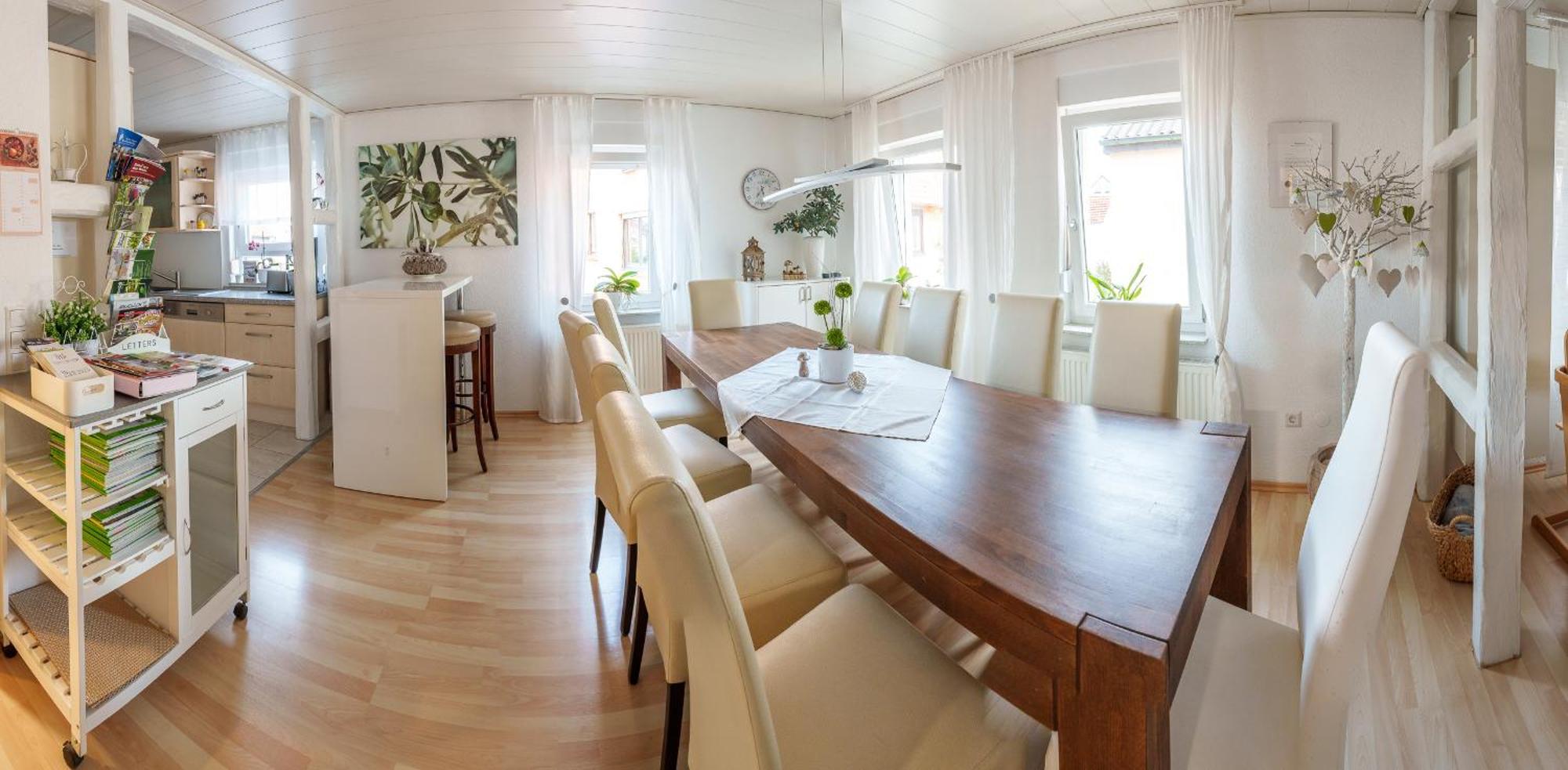 Wilhelm Appartements 100Qm Im Zentrum Brackenheim Naehe Tripsdrill エクステリア 写真
