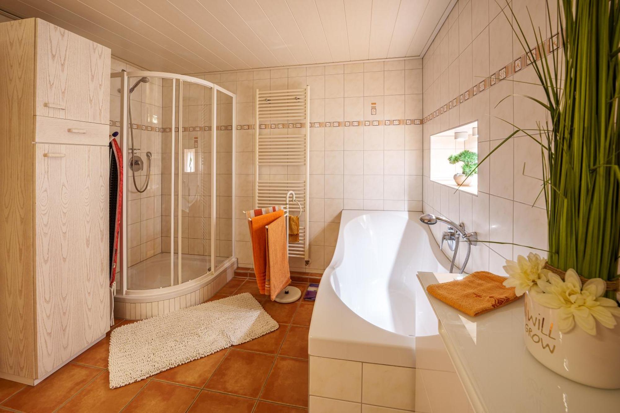 Wilhelm Appartements 100Qm Im Zentrum Brackenheim Naehe Tripsdrill エクステリア 写真