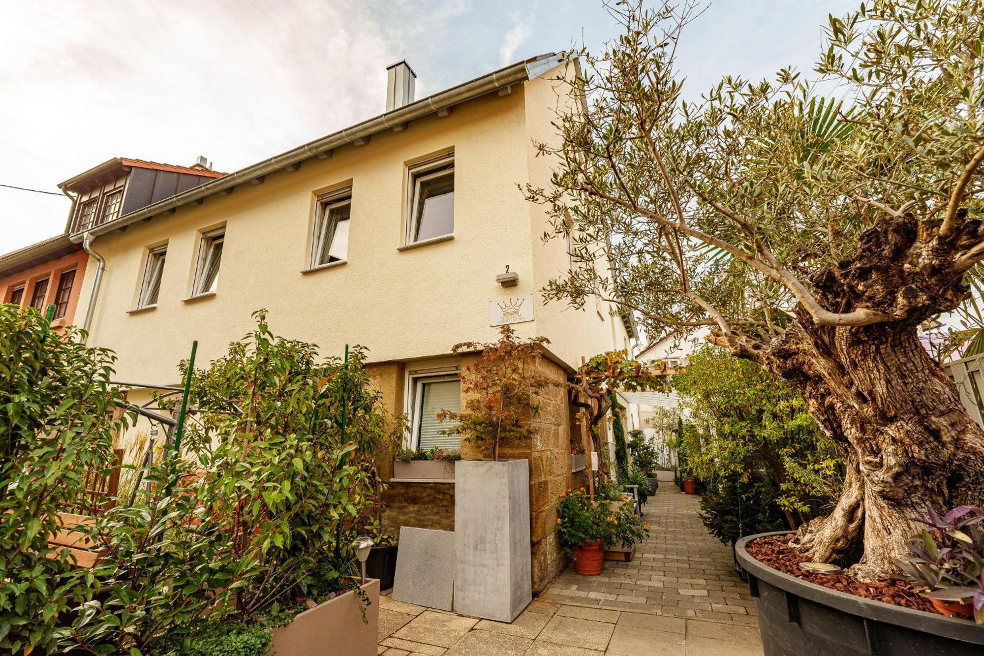 Wilhelm Appartements 100Qm Im Zentrum Brackenheim Naehe Tripsdrill エクステリア 写真
